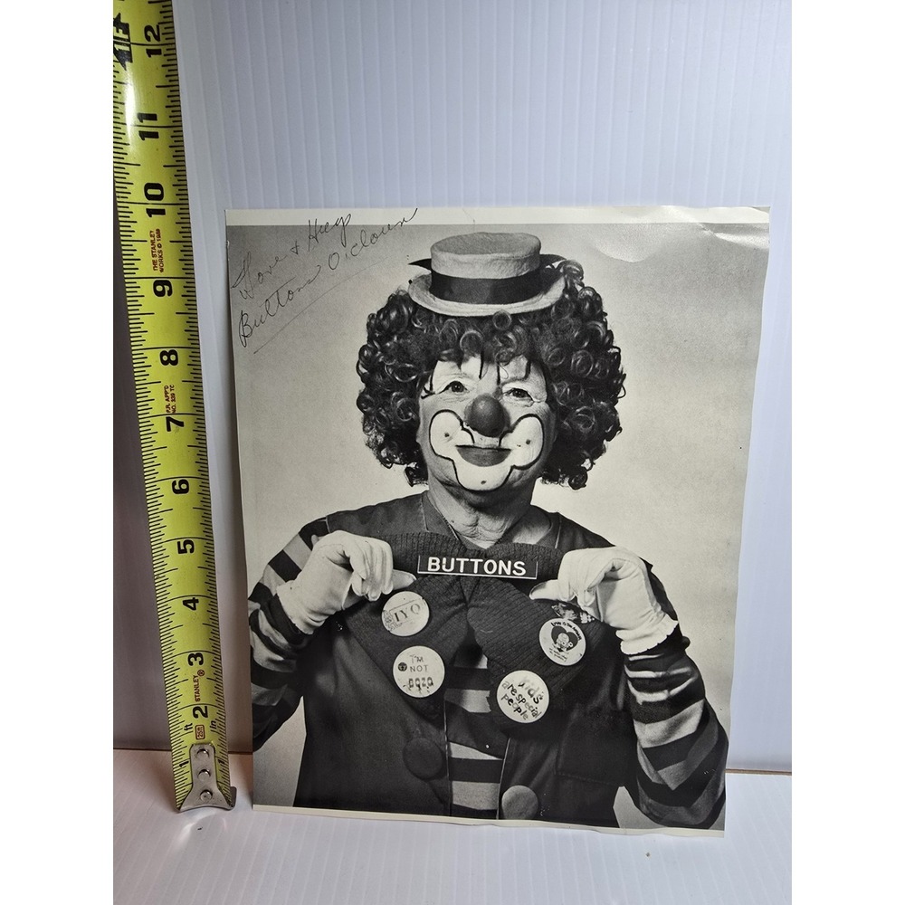Buttons The CLOWN B&W Photo,  Signed. Originally Hung In The DAYTONA MAGIC‎ SHOP - Picture 8 of 8